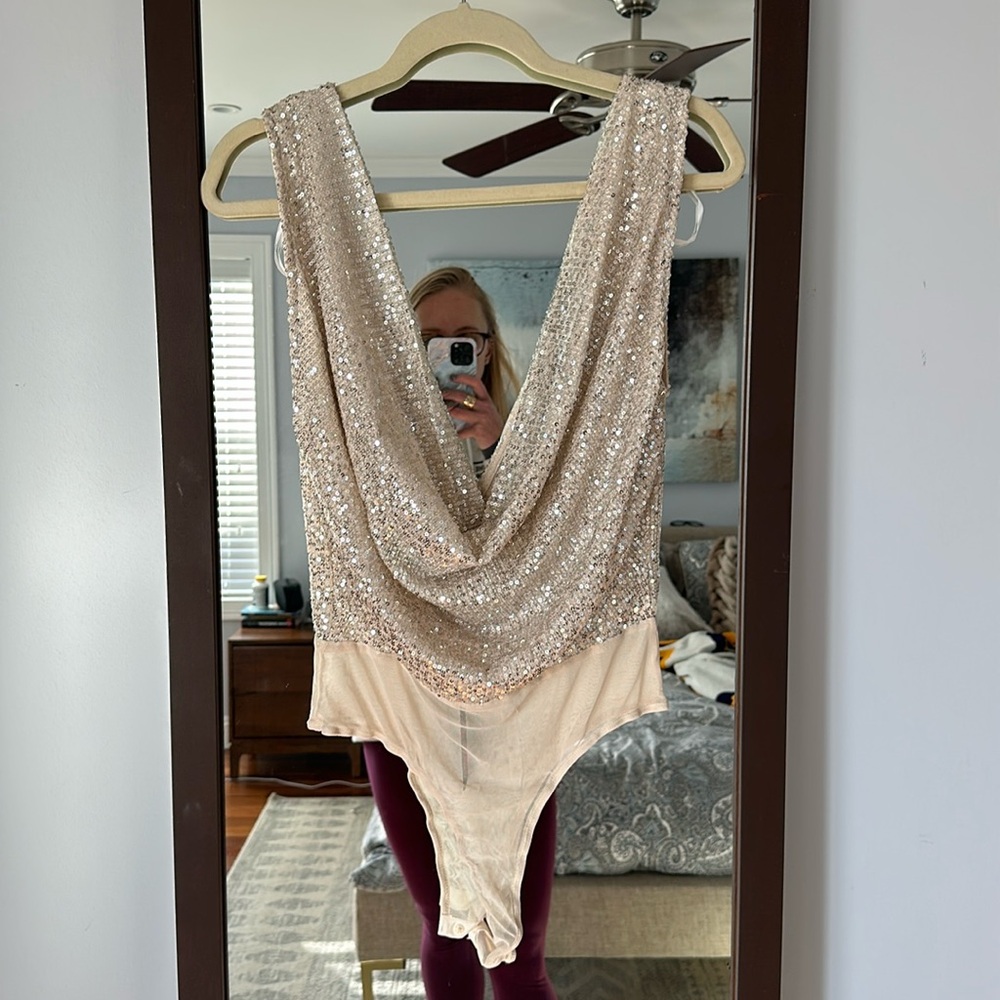 NWT lulus size small sequin low cut bodysuitt